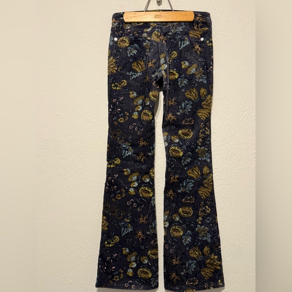 Pilcro The Icon Flare Low-Rise Jeans - Picture 6 of 11